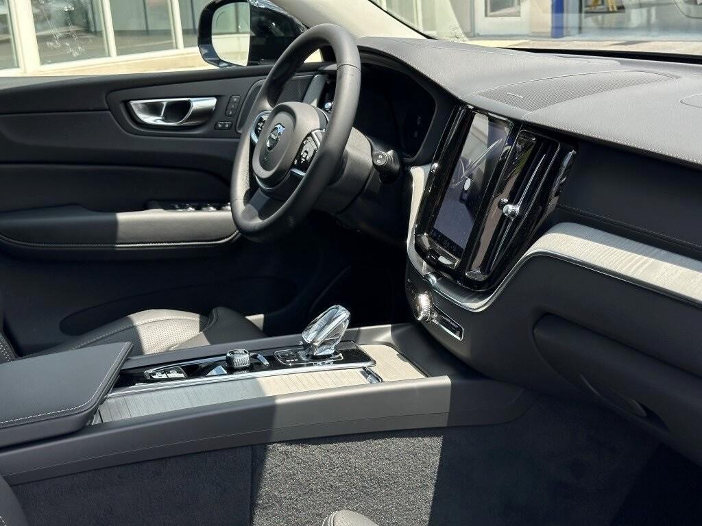 new 2025 Volvo XC60 car, priced at $59,855