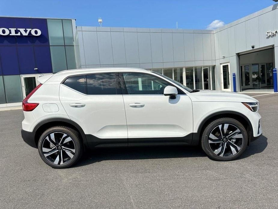 new 2025 Volvo XC40 car, priced at $49,767