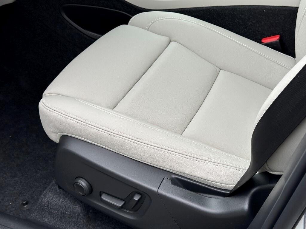 new 2025 Volvo XC40 car, priced at $51,145