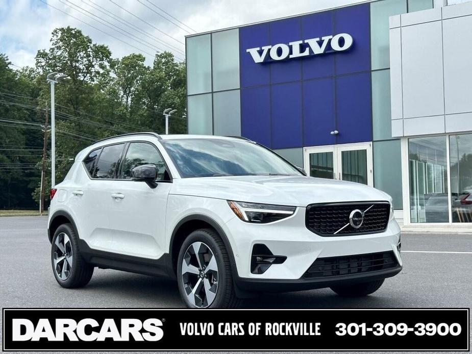 new 2025 Volvo XC40 car, priced at $46,992