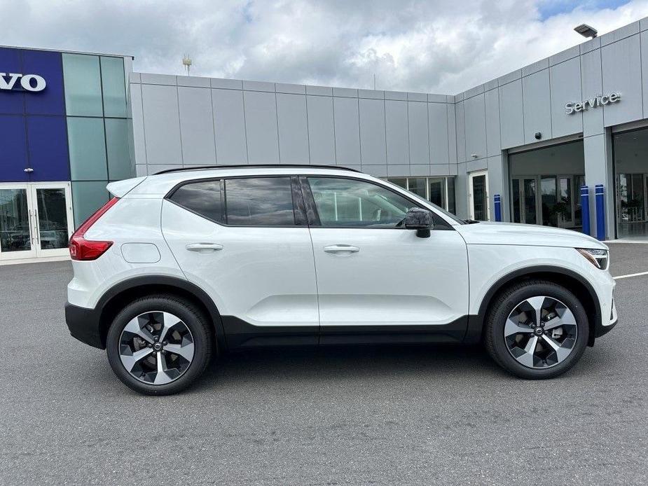 new 2025 Volvo XC40 car, priced at $48,315