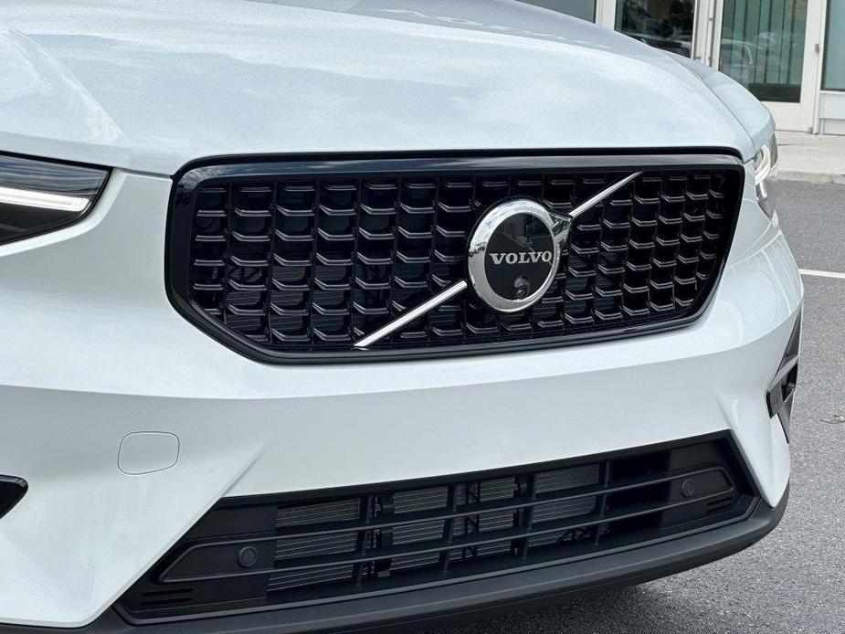 new 2025 Volvo XC40 car, priced at $48,315