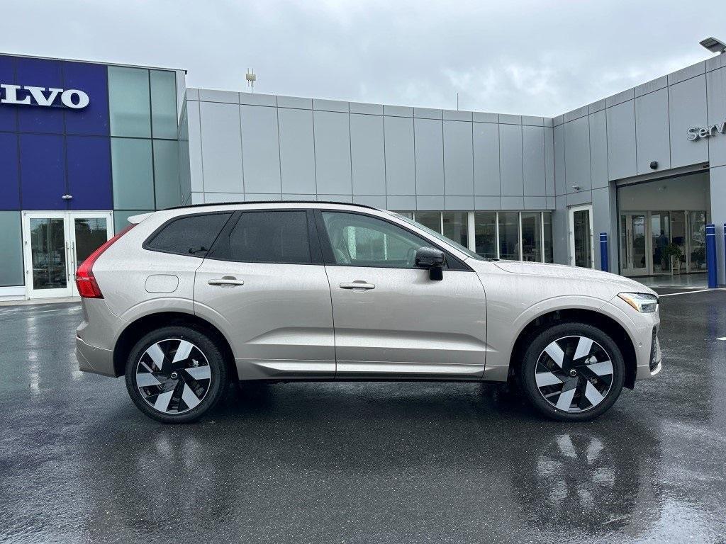 new 2025 Volvo XC60 Plug-In Hybrid car, priced at $63,489