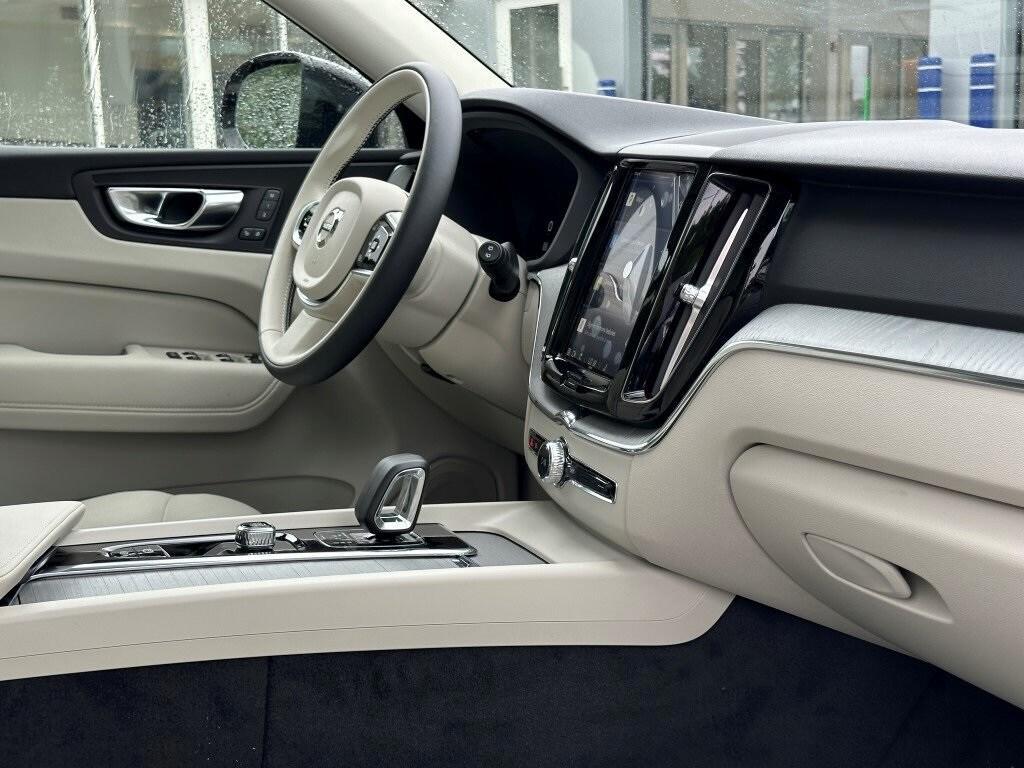 new 2025 Volvo XC60 Plug-In Hybrid car, priced at $63,489