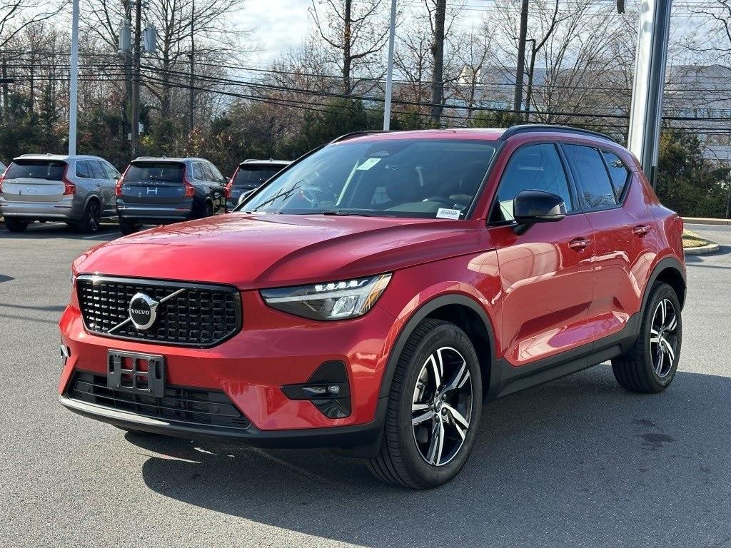 used 2023 Volvo XC40 car, priced at $35,580