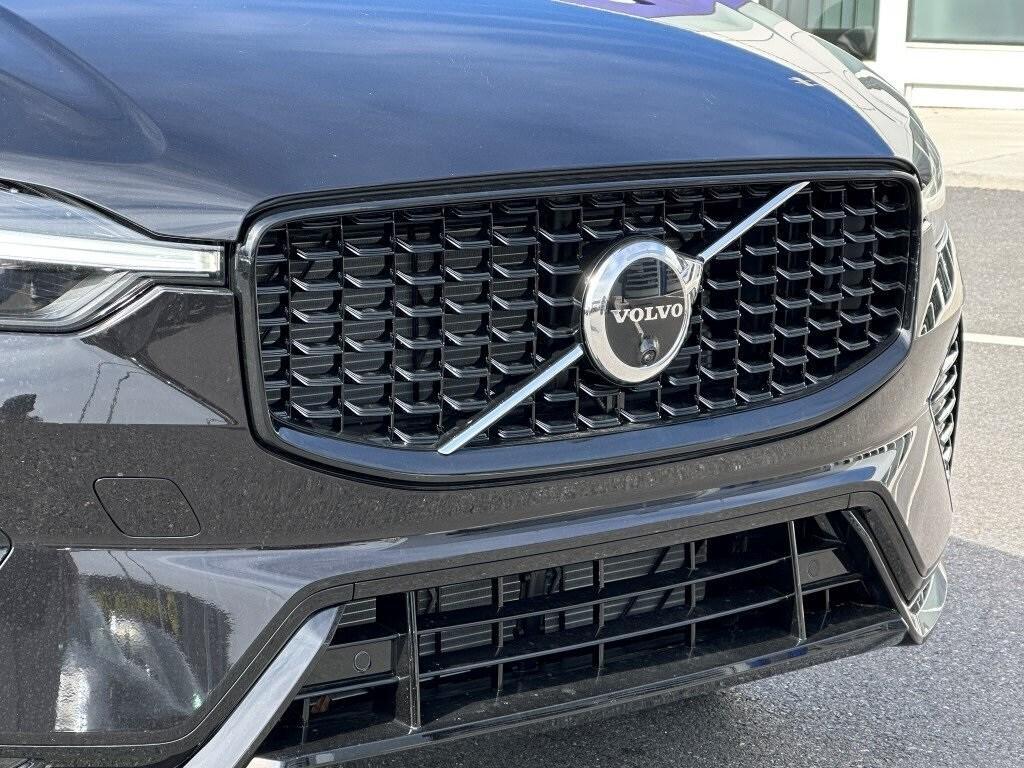 new 2025 Volvo XC60 car, priced at $59,645