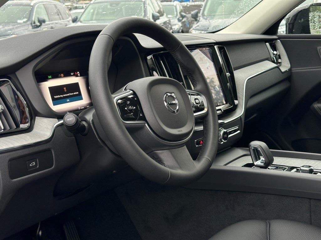 new 2025 Volvo XC60 car, priced at $55,335