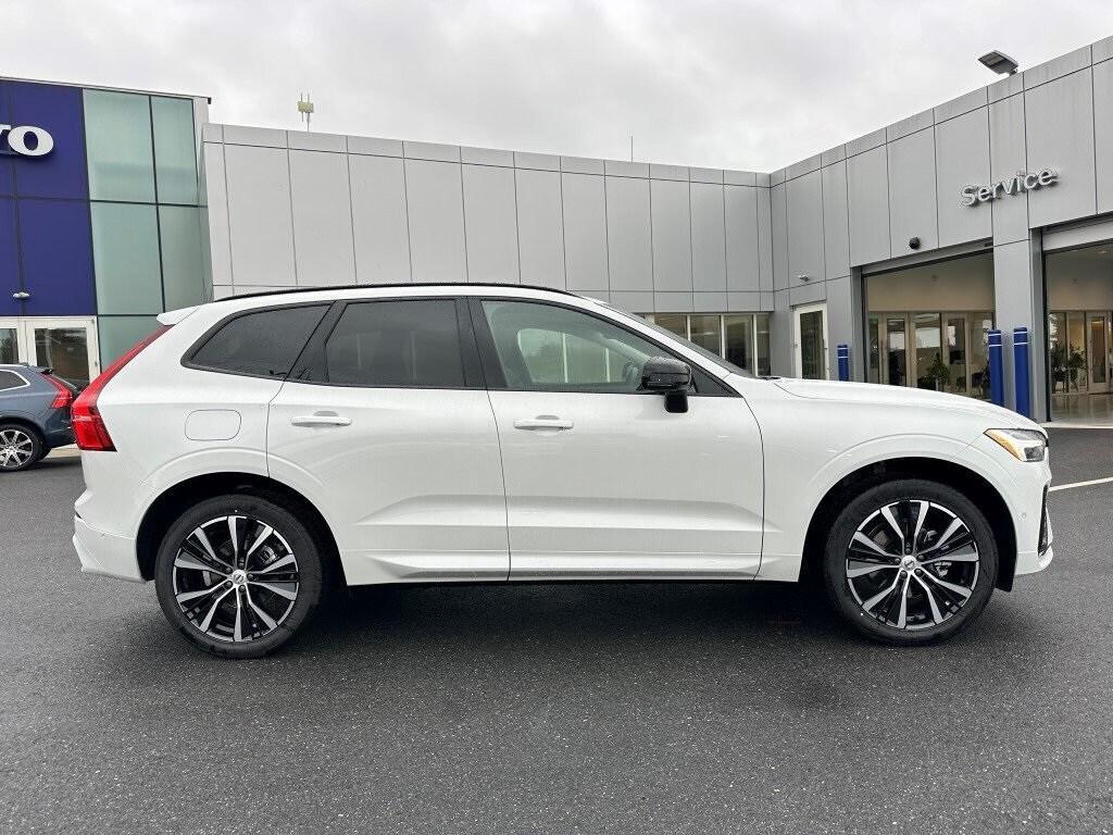 new 2025 Volvo XC60 car, priced at $53,710