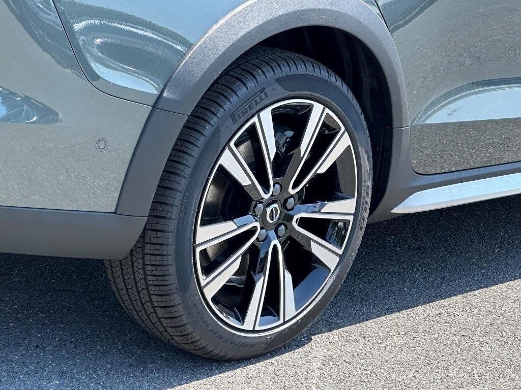 new 2026 Volvo V60 Cross Country car, priced at $60,775