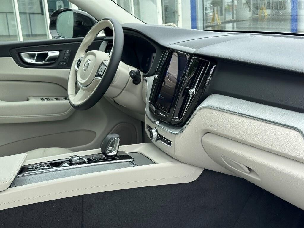 new 2025 Volvo XC60 car, priced at $55,360