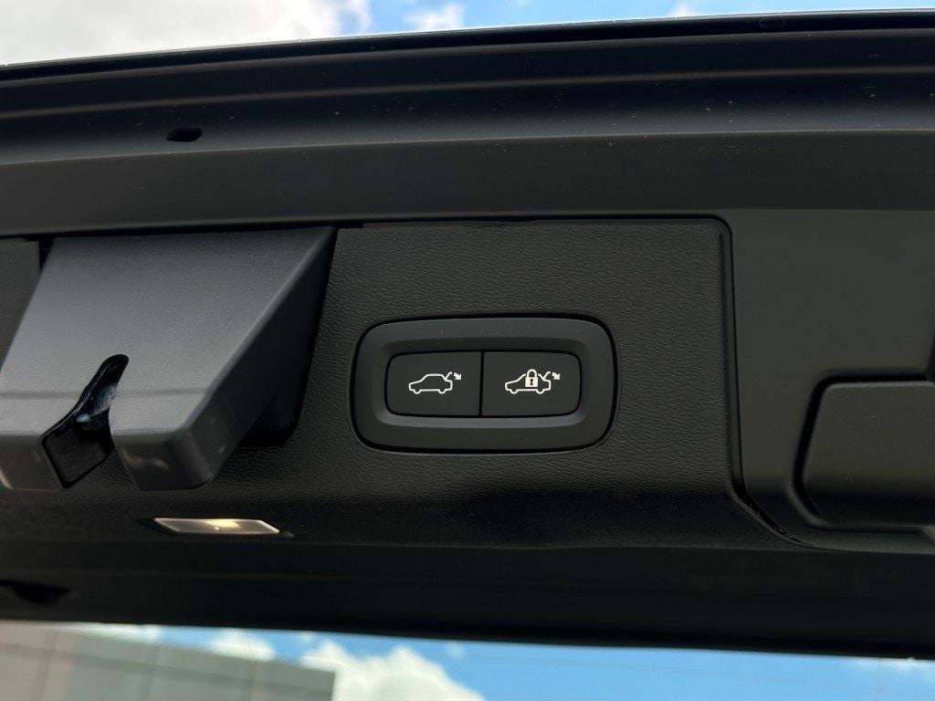 new 2025 Volvo XC60 Plug-In Hybrid car, priced at $65,445