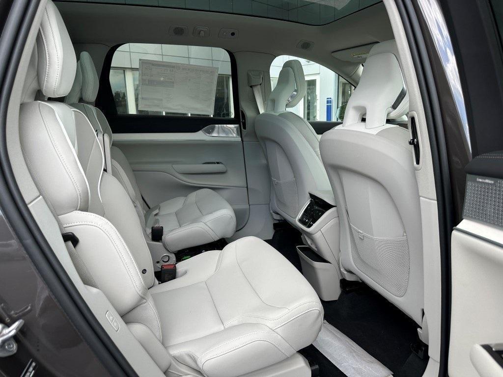 new 2025 Volvo EX90 car, priced at $95,760
