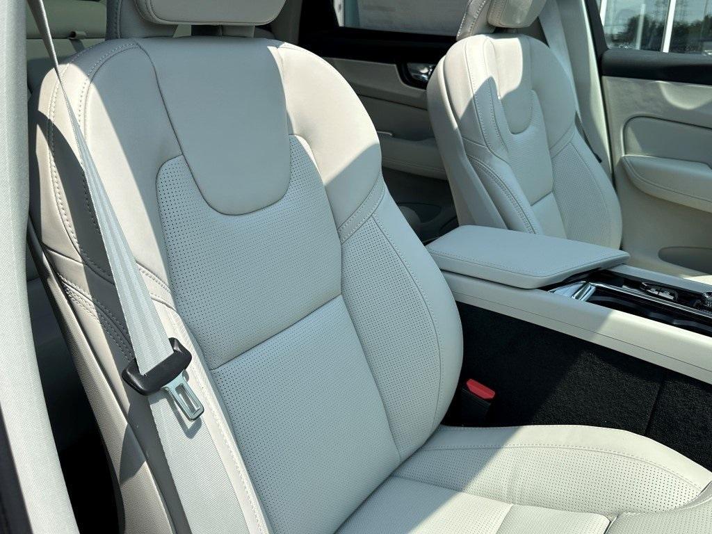 new 2026 Volvo XC60 car, priced at $62,295