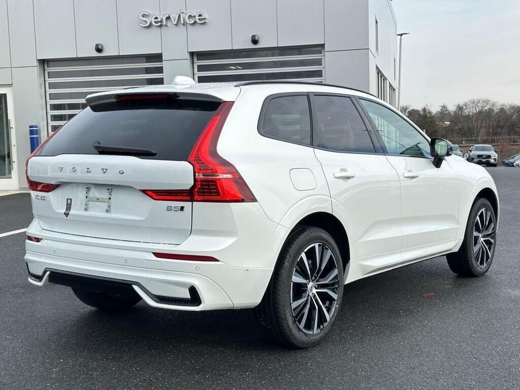 new 2025 Volvo XC60 car, priced at $59,645