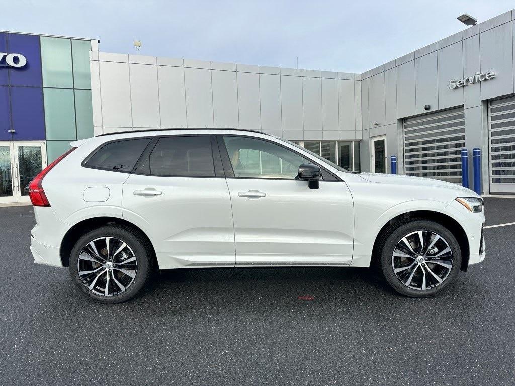 new 2025 Volvo XC60 car, priced at $59,645