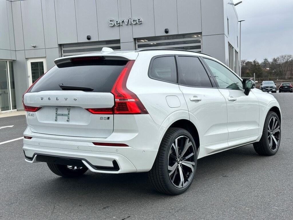 new 2025 Volvo XC60 car, priced at $58,113