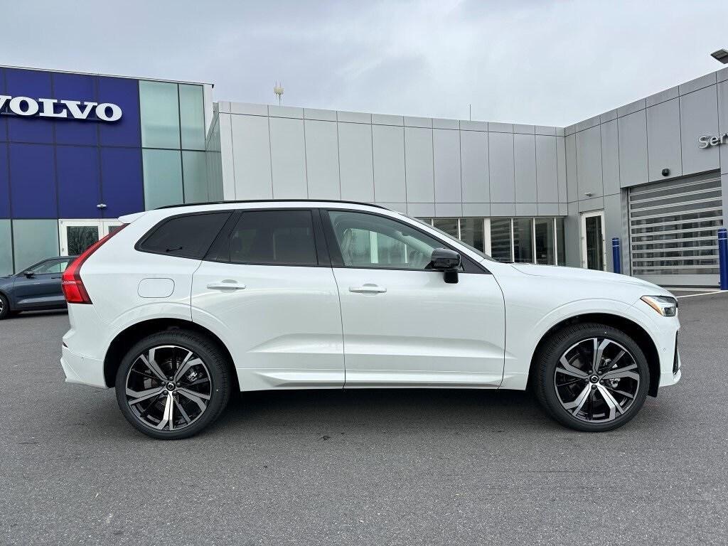 new 2025 Volvo XC60 car, priced at $58,113