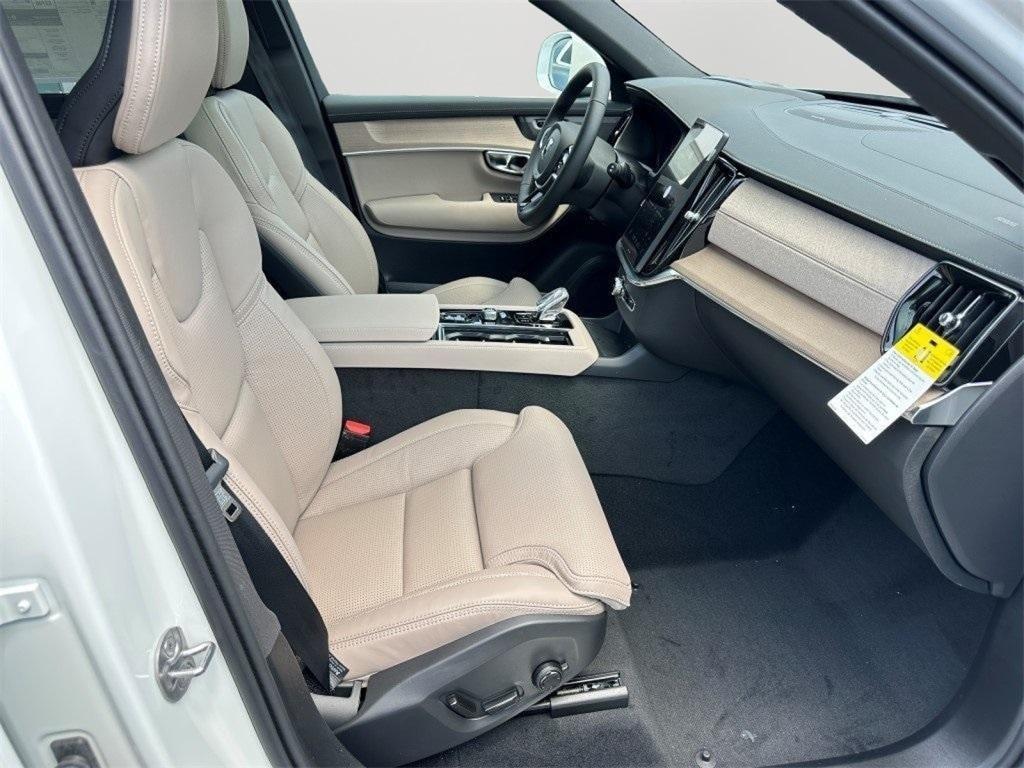 new 2026 Volvo XC90 car, priced at $76,445
