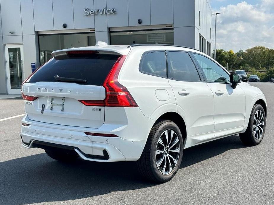 new 2025 Volvo XC60 car, priced at $52,257