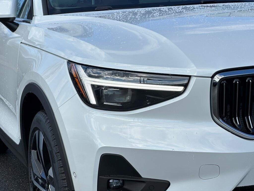 new 2025 Volvo XC40 car, priced at $51,145