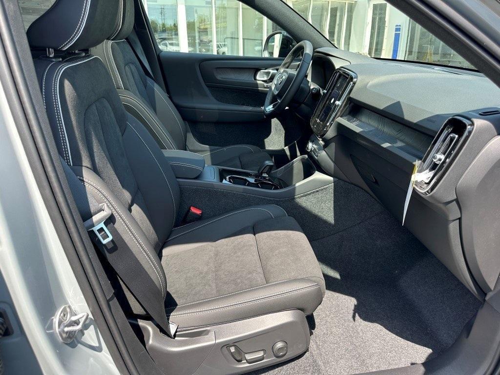 new 2025 Volvo EX40 car, priced at $62,045