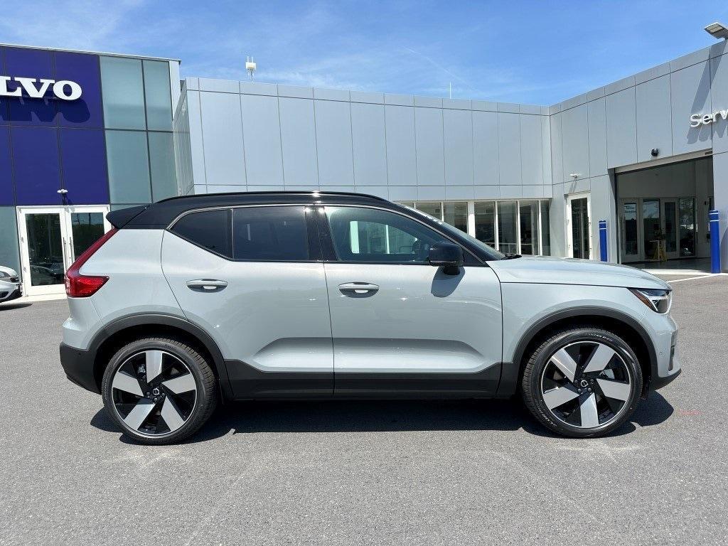 new 2025 Volvo EX40 car, priced at $62,045