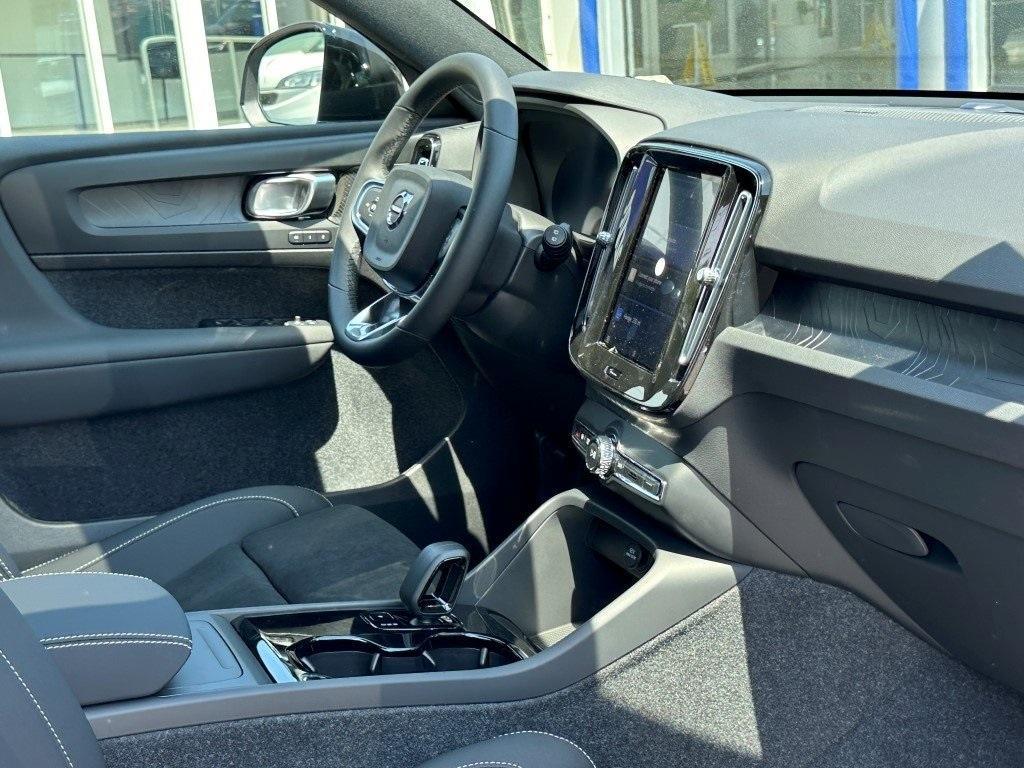 new 2025 Volvo EX40 car, priced at $62,045