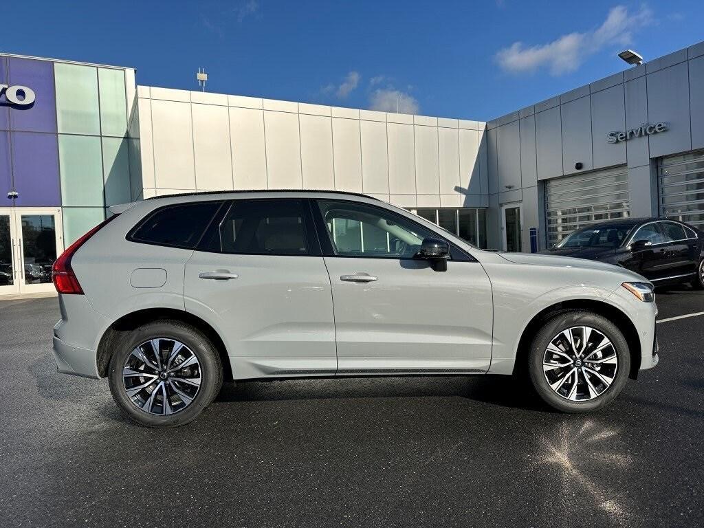 new 2025 Volvo XC60 car, priced at $54,545