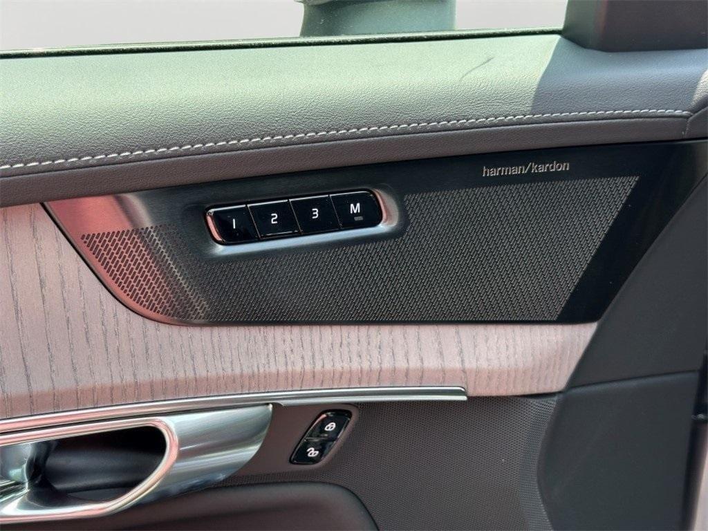 new 2026 Volvo XC90 car, priced at $73,321