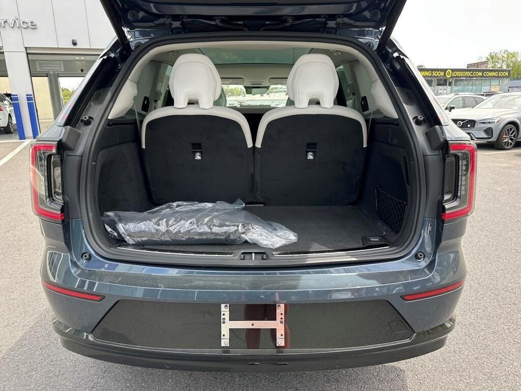 new 2025 Volvo EX90 car, priced at $82,140