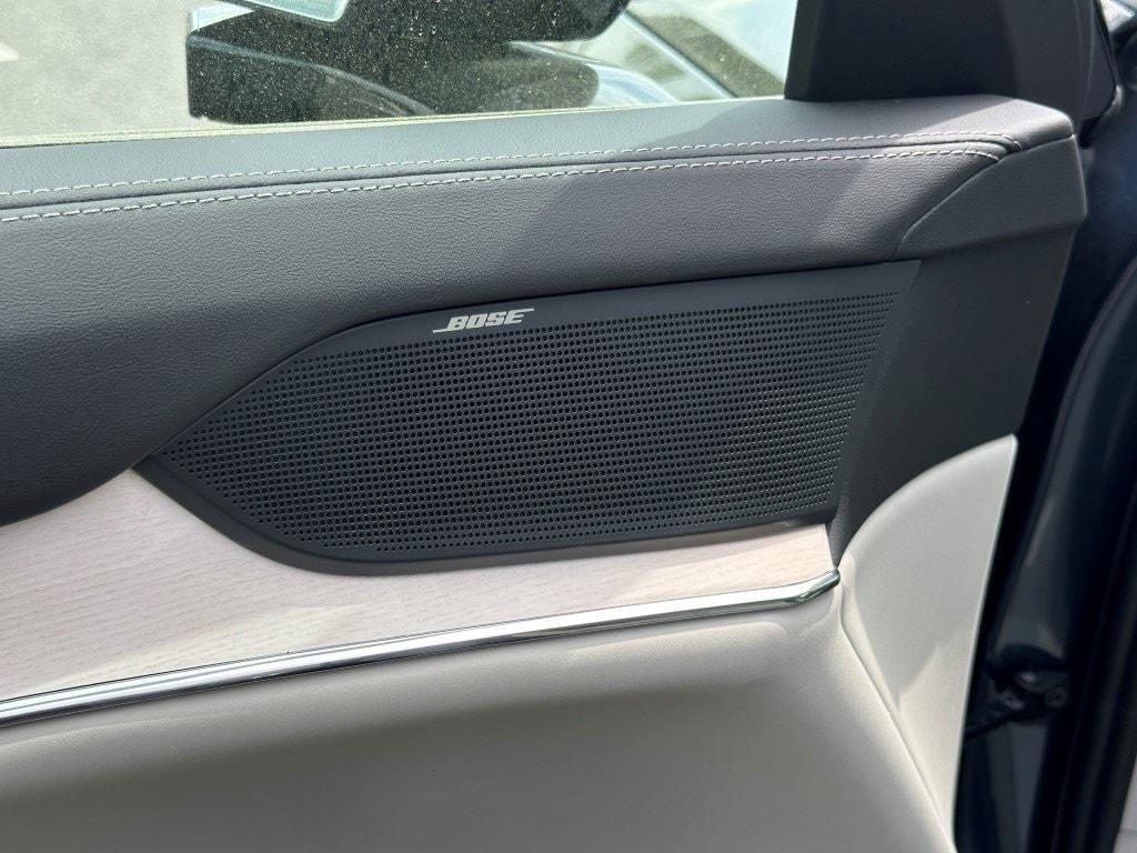 new 2025 Volvo EX90 car, priced at $80,140