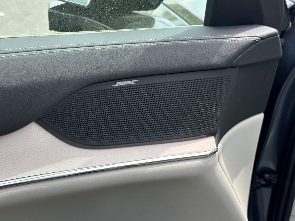 new 2025 Volvo EX90 car, priced at $82,140