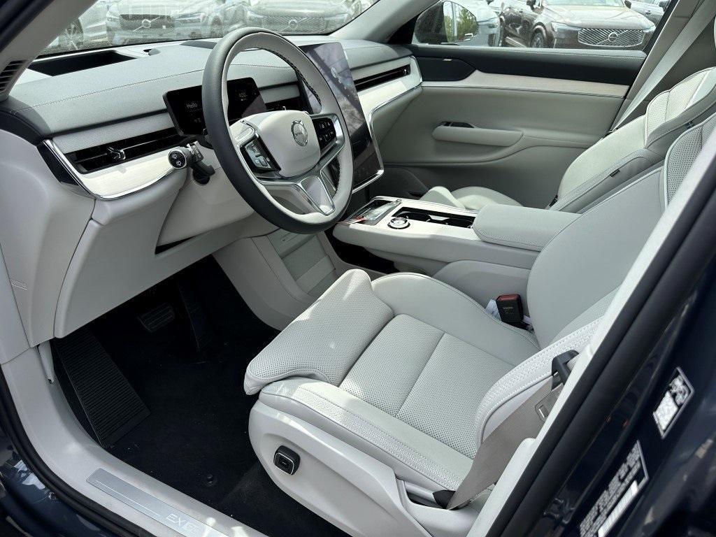new 2025 Volvo EX90 car, priced at $82,140