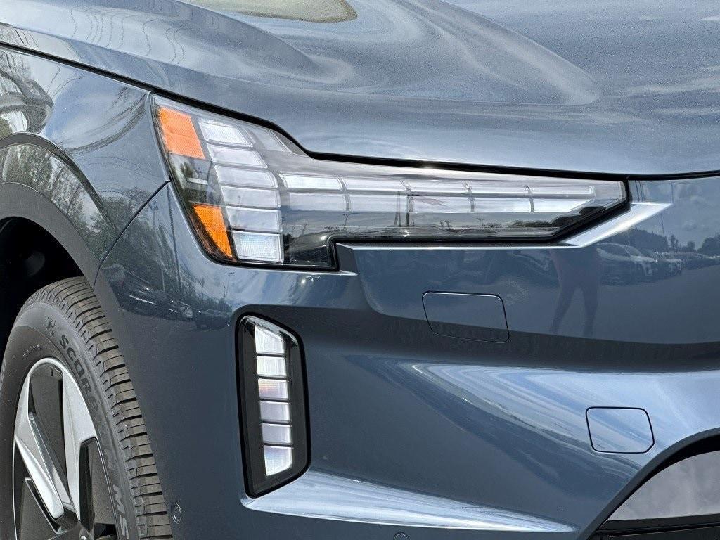 new 2025 Volvo EX90 car, priced at $82,140