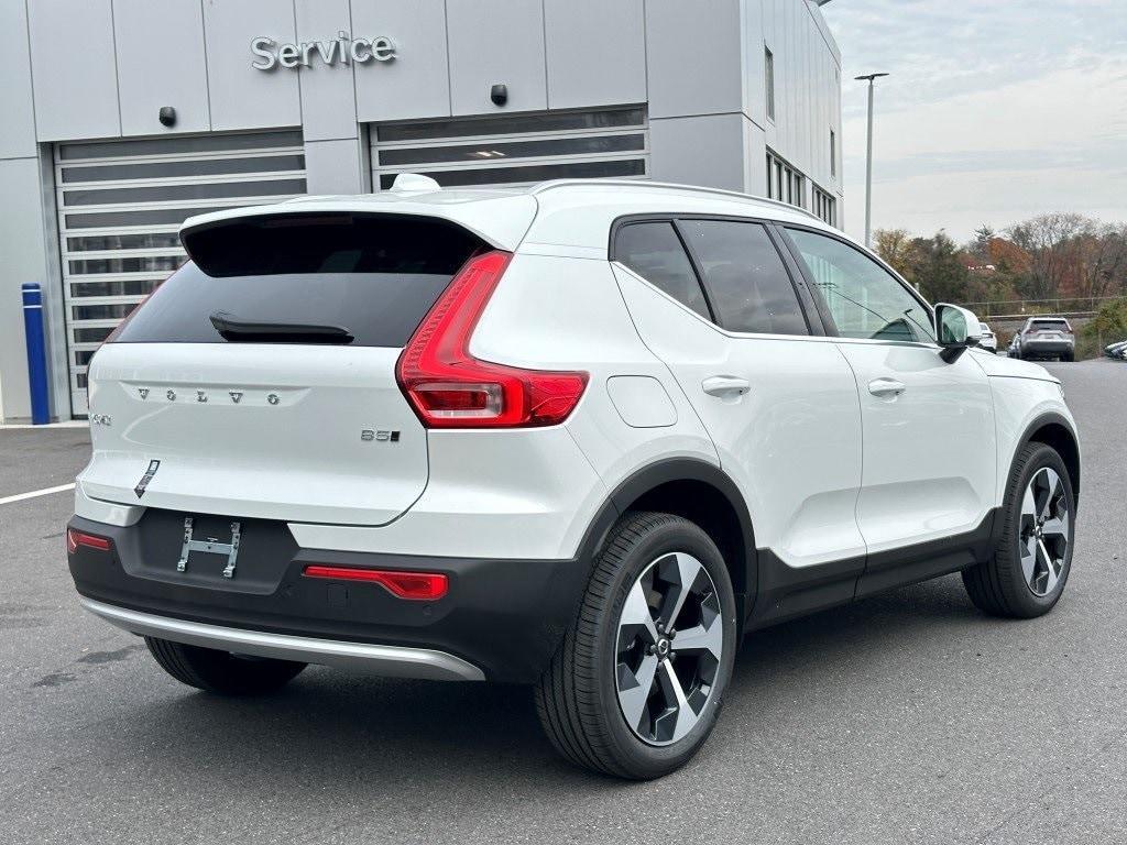 new 2025 Volvo XC40 car, priced at $45,585