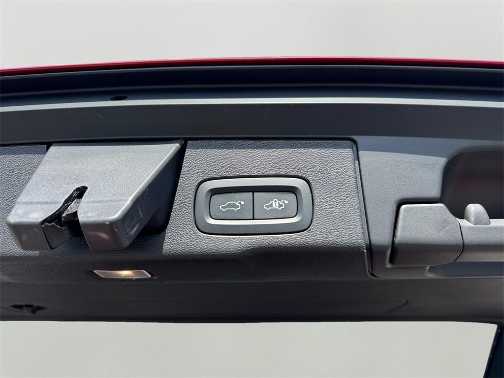 used 2024 Volvo XC60 Recharge Plug-In Hybrid car, priced at $48,380