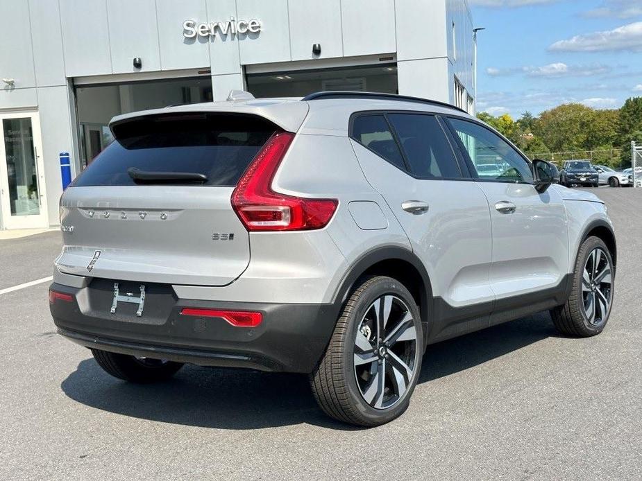 new 2025 Volvo XC40 car, priced at $51,145