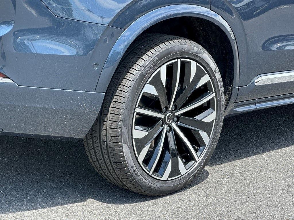 new 2025 Volvo XC90 car, priced at $68,745