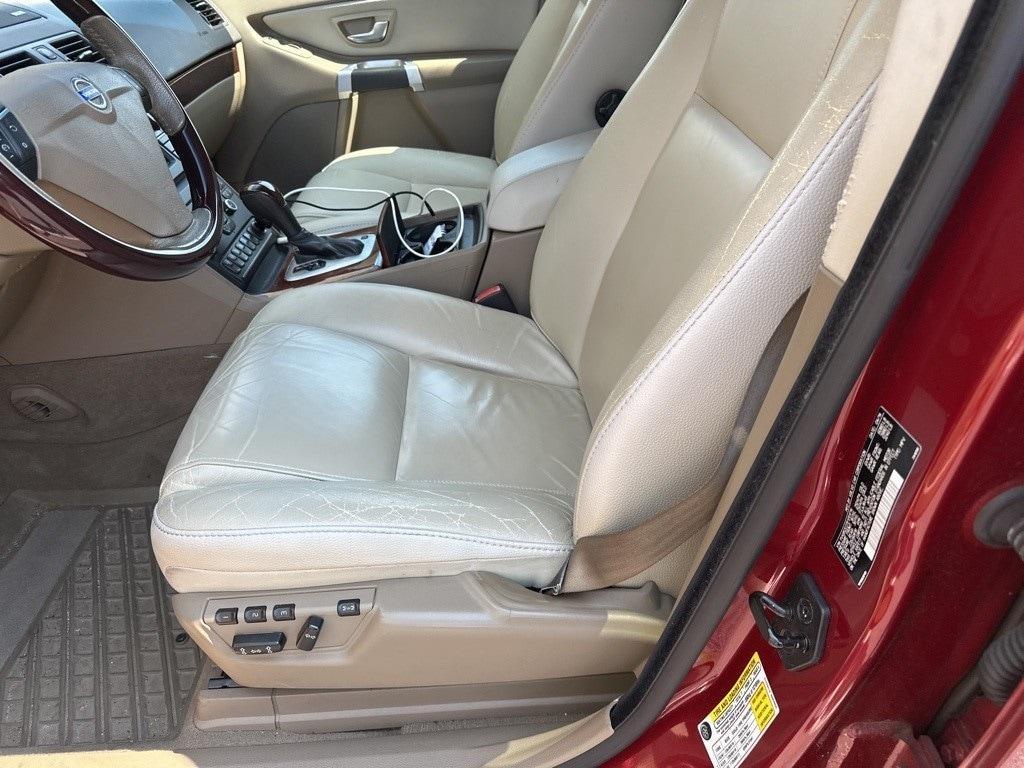 used 2014 Volvo XC90 car, priced at $13,995