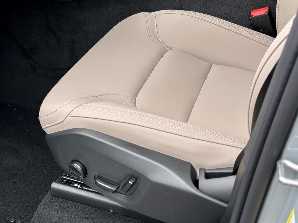 new 2025 Volvo XC90 Plug-In Hybrid car, priced at $75,441