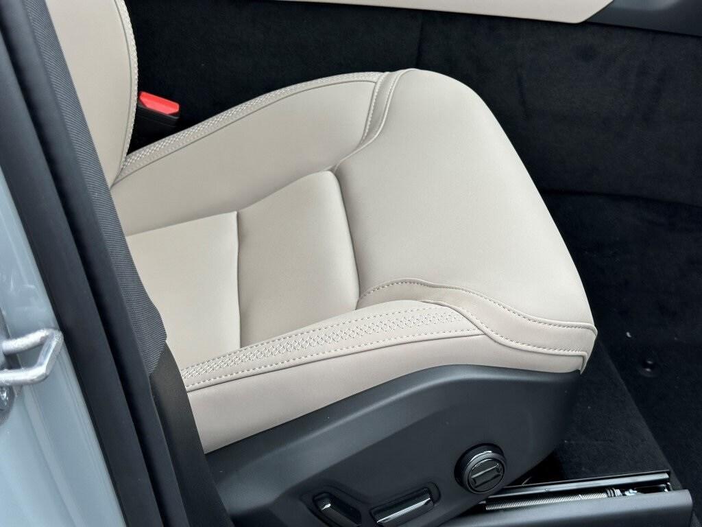 new 2025 Volvo XC90 Plug-In Hybrid car, priced at $77,895