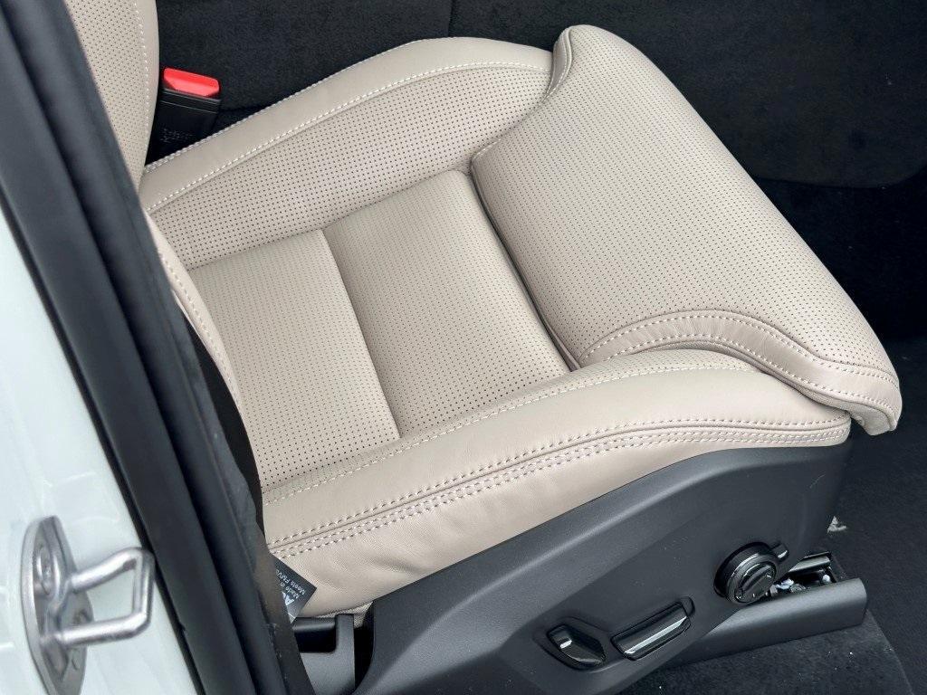 new 2025 Volvo XC90 Plug-In Hybrid car, priced at $88,695