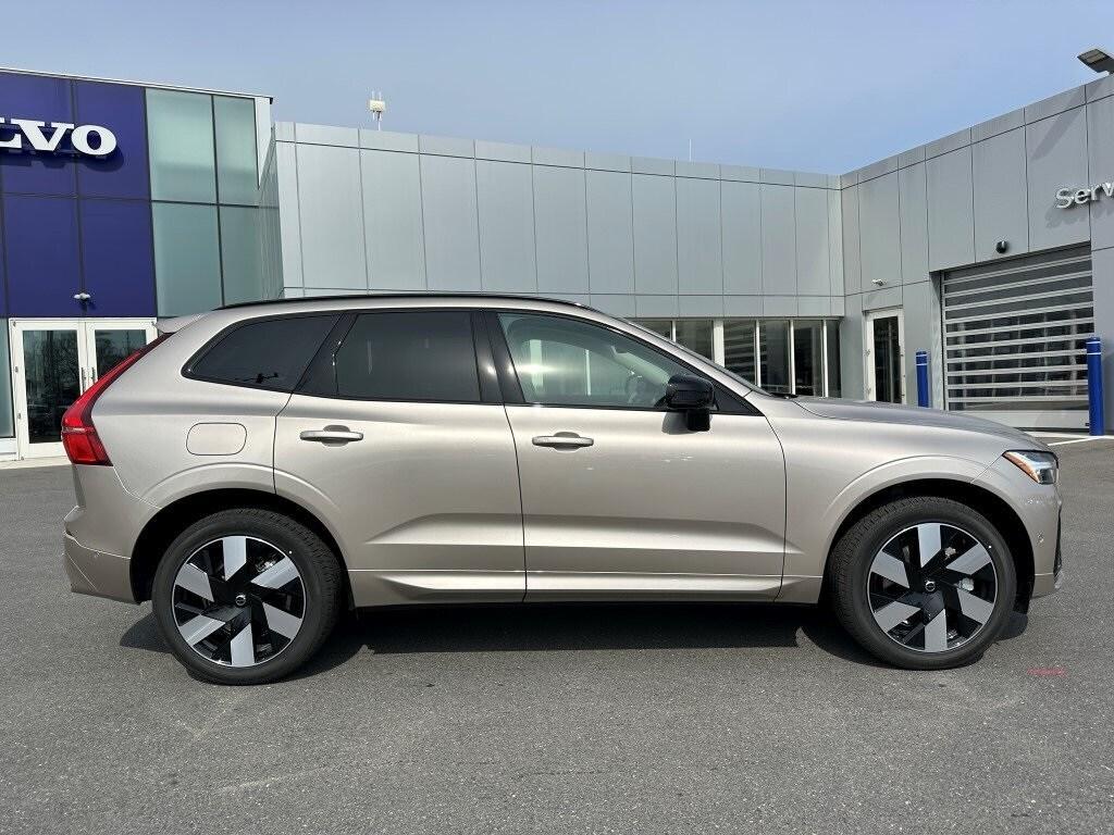 new 2025 Volvo XC60 Plug-In Hybrid car, priced at $65,510