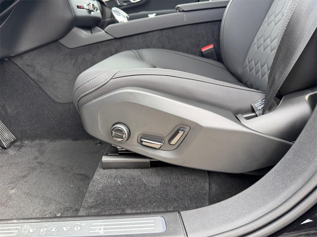 new 2026 Volvo XC90 car, priced at $69,721