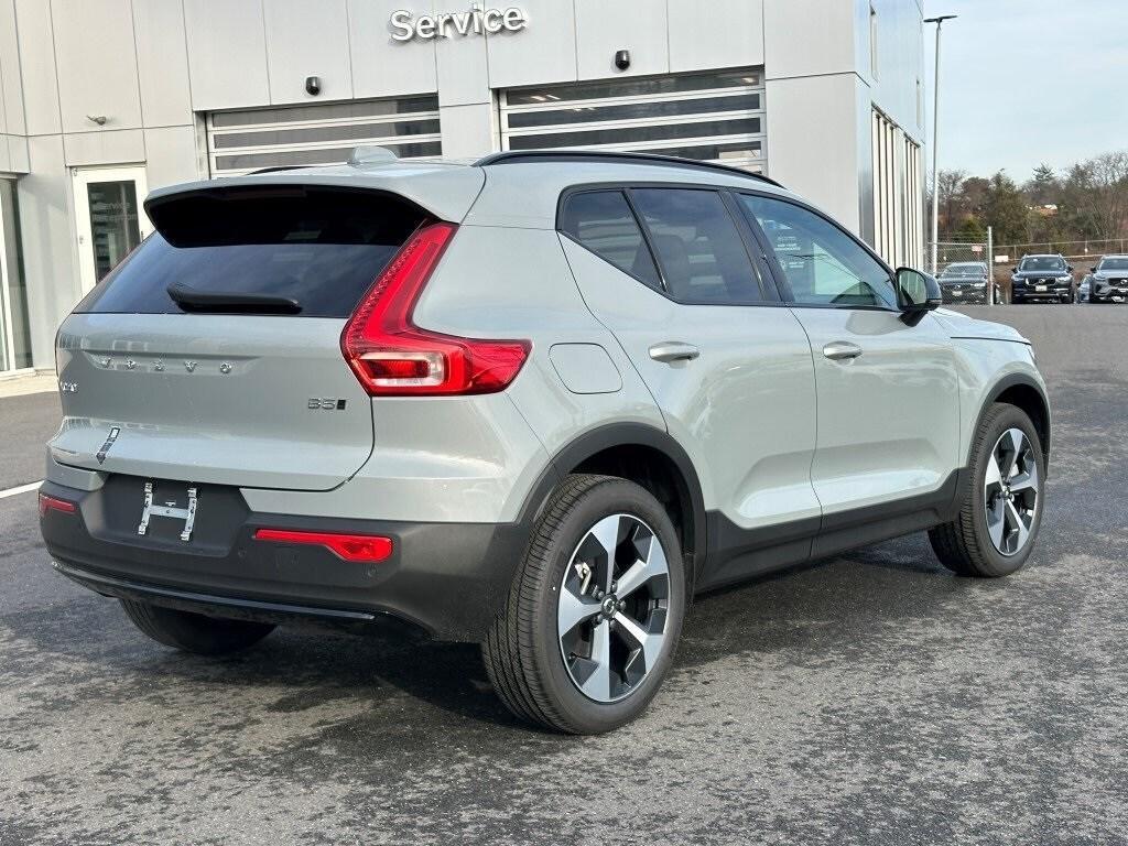 new 2025 Volvo XC40 car, priced at $47,345