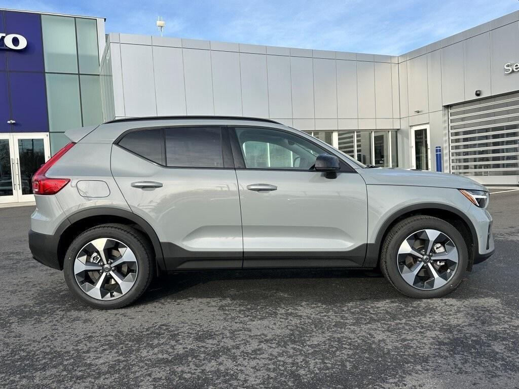 new 2025 Volvo XC40 car, priced at $47,345