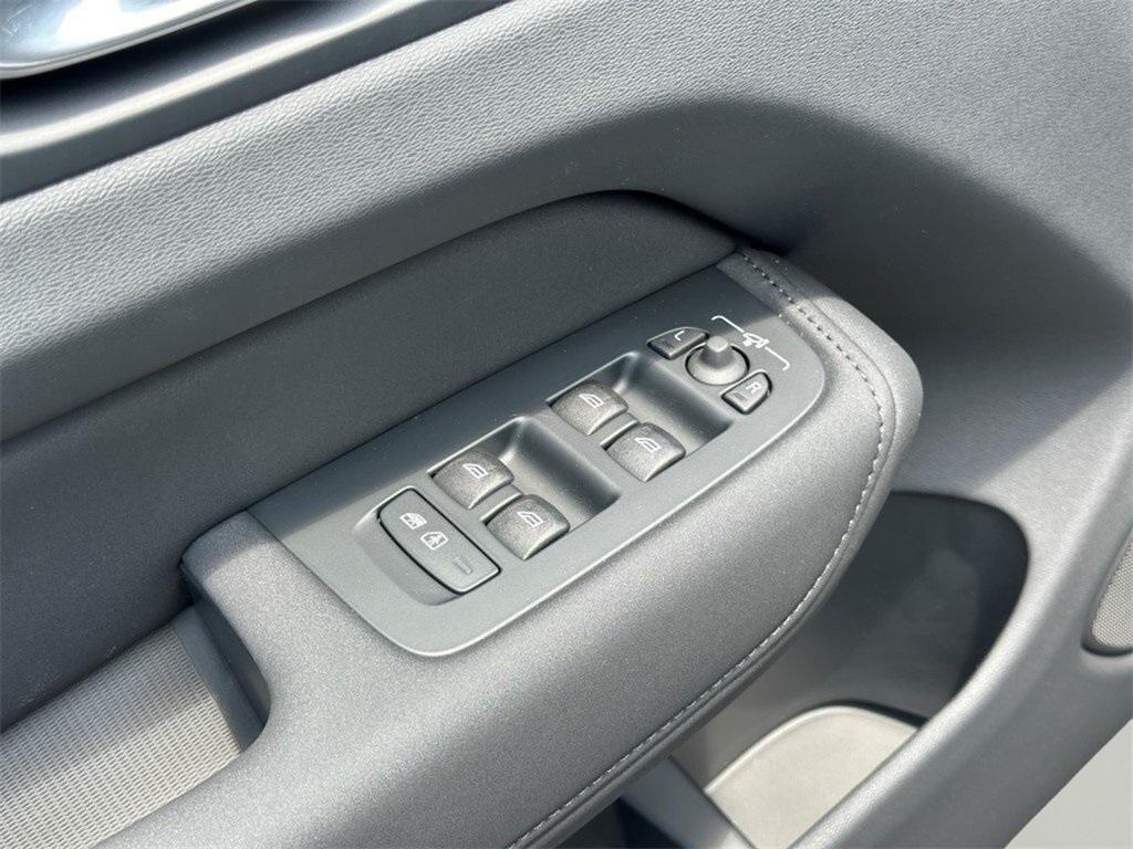 new 2026 Volvo XC60 Plug-In Hybrid car, priced at $74,395