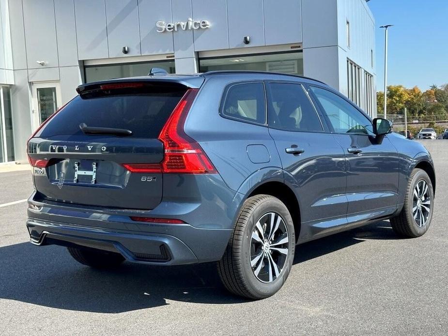 new 2025 Volvo XC60 car, priced at $47,073