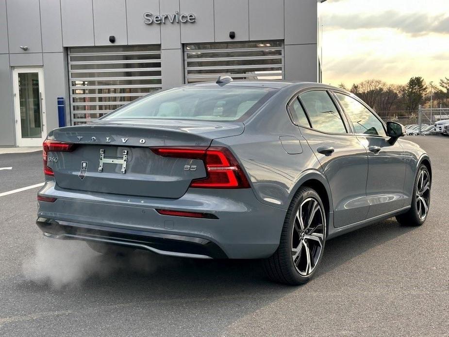 new 2024 Volvo S60 car, priced at $45,195