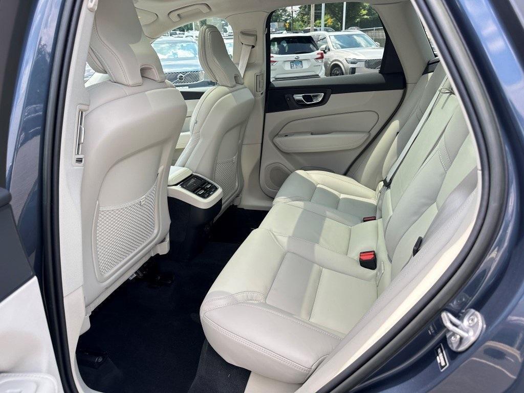 used 2022 Volvo XC60 car, priced at $37,980